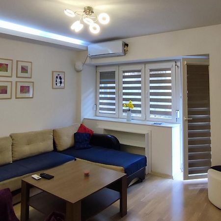 Skopje Contemporary Apartment Luaran gambar