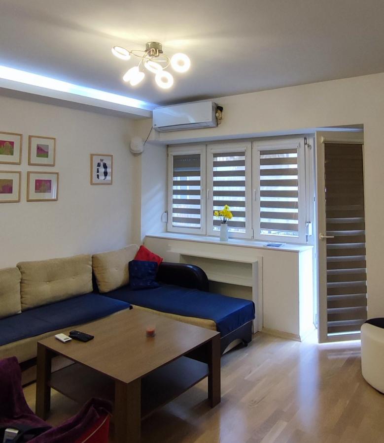 Skopje Contemporary Apartment Luaran gambar